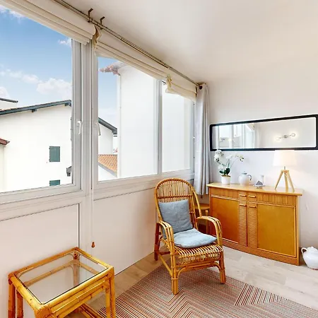 Stunning In With Kitchen Appartamento